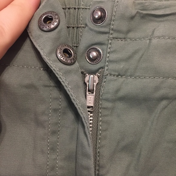 DNKY Green Mini Skirt Size 8 - Picture 5 of 9